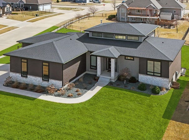 4207 Jakob Circle, Cedar Falls, IA 50613