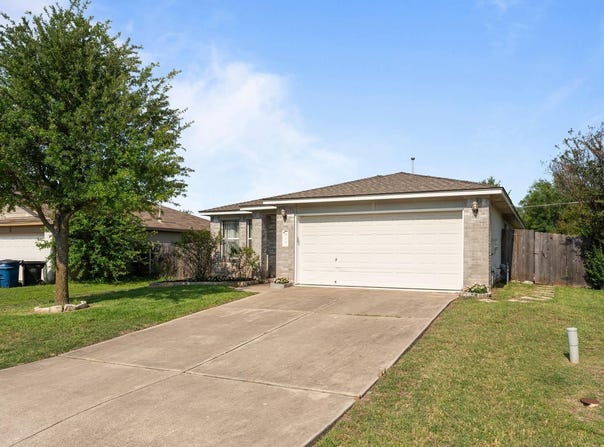 404 Paige BND, Hutto, TX 78634
