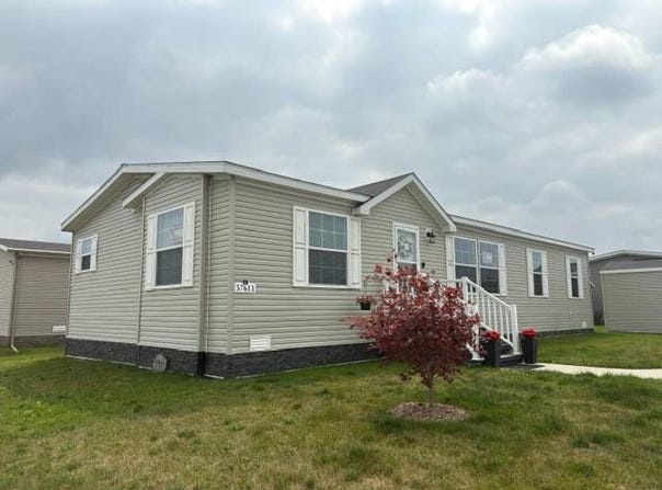 57613 Fuller Ct, Lenox, MI 48048