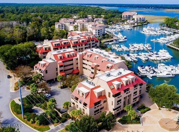 13 Harbourside Lane, Hilton Head Island, SC 29928