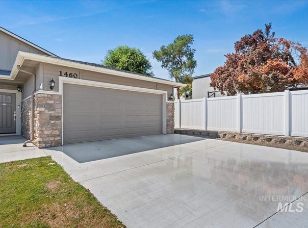1460 W Lark Court, Nampa, ID 83651