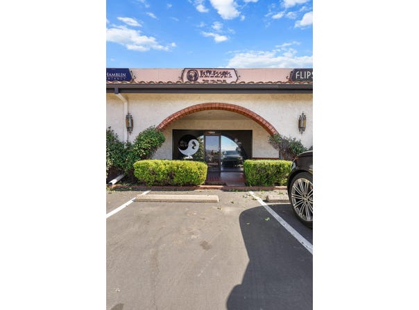 2785 Bechelli Lane, Redding, CA 96002