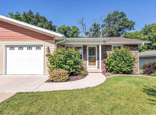 833 S PARK Street, SHAWANO, WI 54166-3157