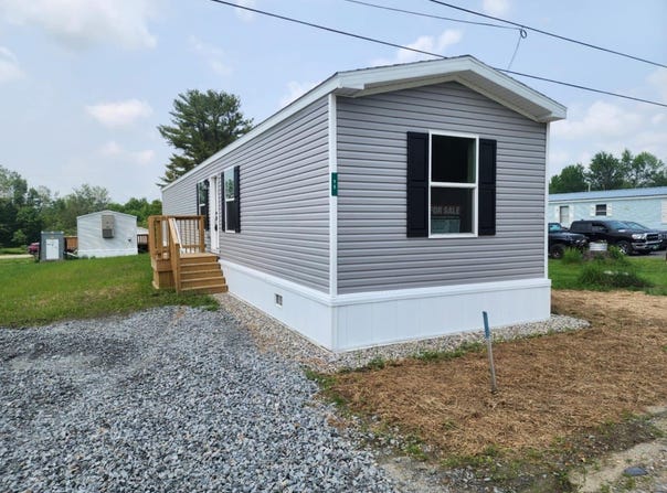 32 Oak Lane, Springfield, VT 05156
