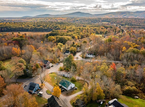 6 Heal Road, Lincolnville, ME 04849
