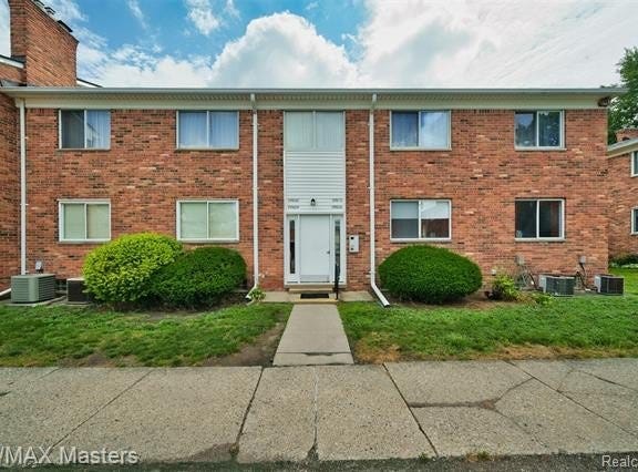 29606 Hoover Road, Warren, MI 48093