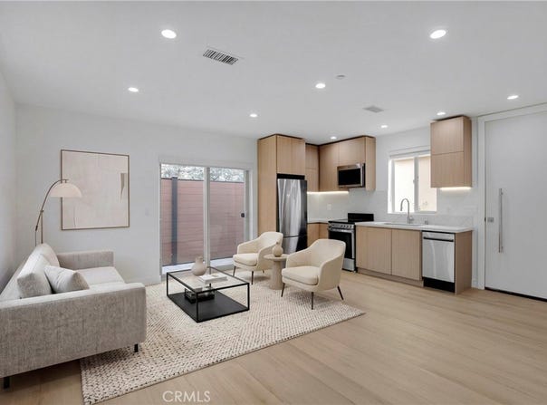 5224 Strohm Avenue, North Hollywood, CA 91601