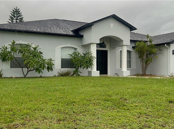 1512 SE 2nd Place, Cape Coral, FL 33990