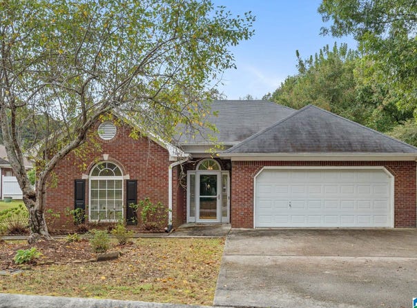 304 CREEKSIDE LANE, GARDENDALE, AL 35071