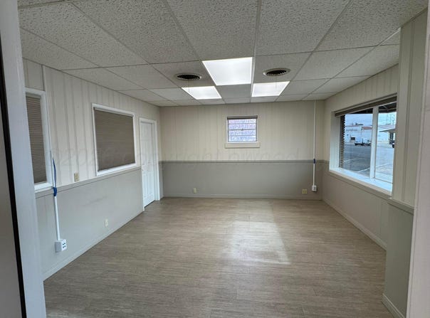 210 E 7th Street, Dumas, TX 79029