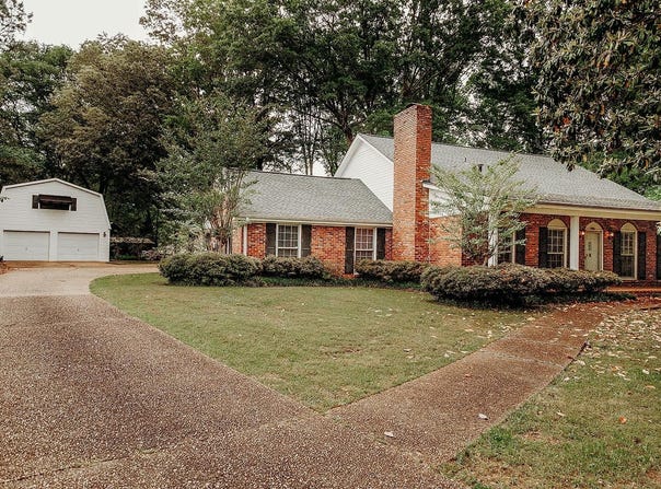 105 Walnut Grove Cir, Florence, AL 35633
