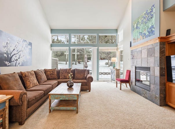 1421 Highland View Loop, Redmond, OR 97756