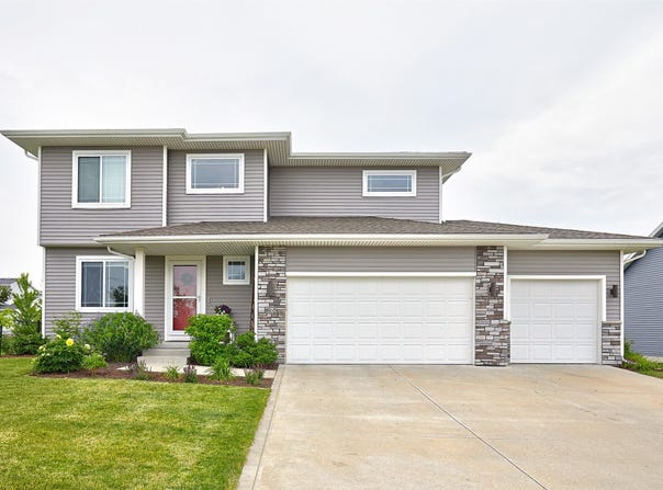 865 9th Street, Waukee, IA 50263