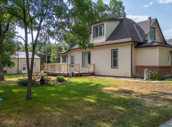 326 S 4th Street, Douglas, WY 82638