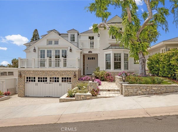 2711 Elm Avenue, Manhattan Beach, CA 90266