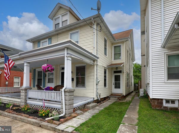 256 CHURCH AVENUE, EPHRATA, PA 17522