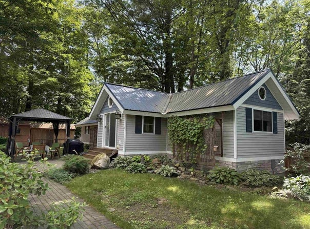 15 Lynwood Drive, Brattleboro, VT 05301