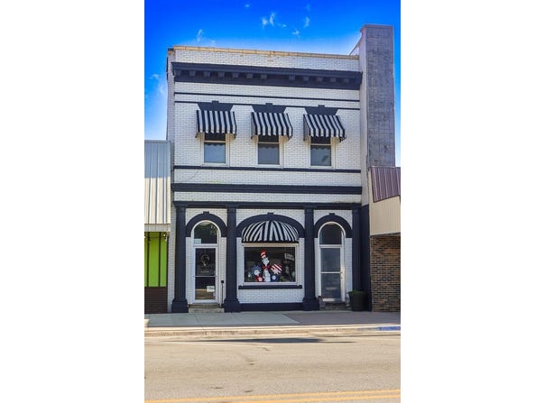 605 Sumner Ave, Humboldt, IA 50548