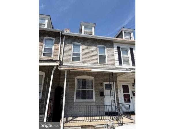 934 LOCUST STREET, READING, PA 19604