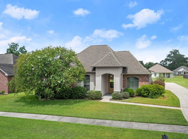 1207 S Sanctuary Ave, Gonzales, LA 70737