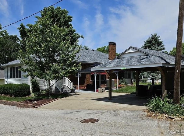 3111 Pleasant Street, Hannibal, MO 63401