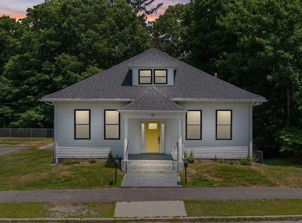 730 Salem St, Groveland, MA 01834