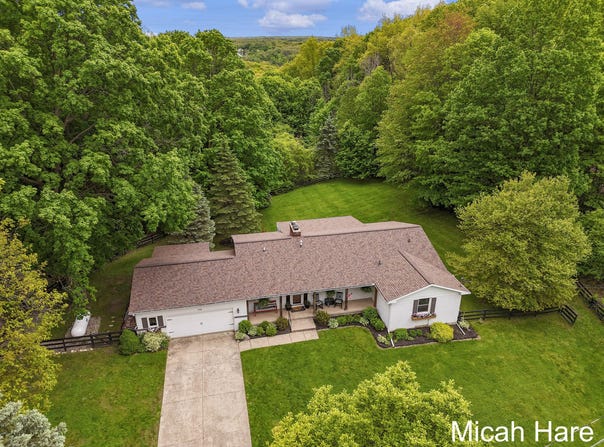 7720 House Court NE, Belmont, MI 49306