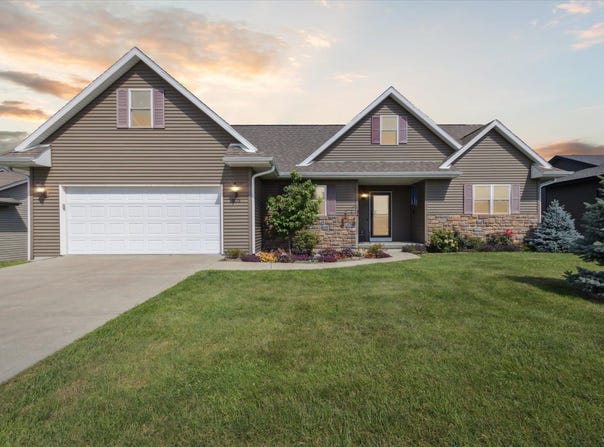 1175 Edgeview Drive, Janesville, WI 53545