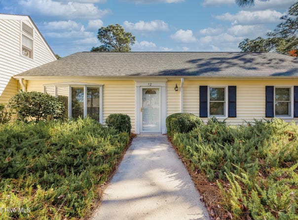 12 Village Green Circle, Southern Pines, NC 28387