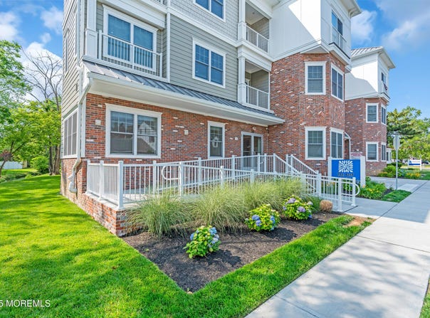 33 Union Avenue, Manasquan, NJ 08736