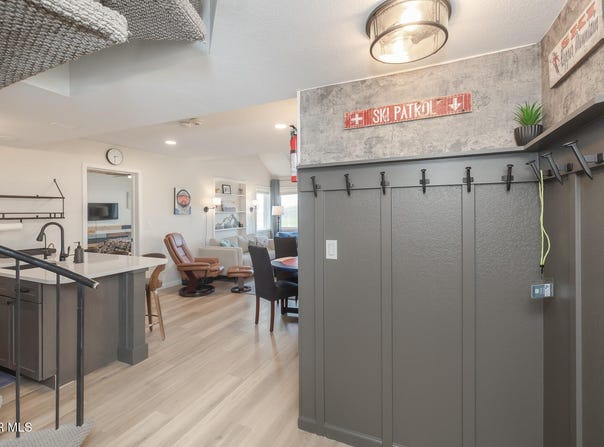 267 GCR 8910 unit: 4303, Granby, CO 80446