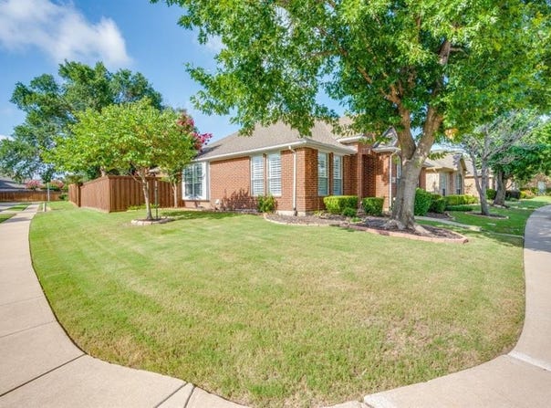 114 Stonecreek Drive, Irving, TX 75063