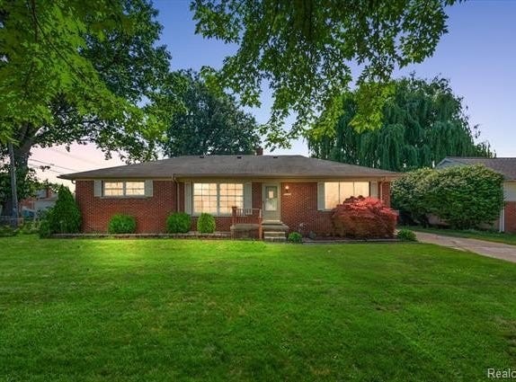 6326 Lathers Street, Garden City, MI 48135