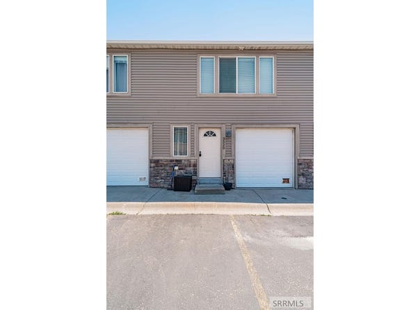 3520 Greenfield Drive, Ammon, ID 83206