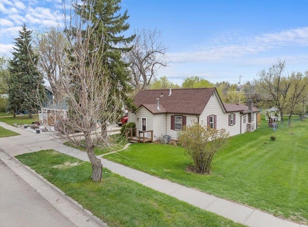 1112 Elkhorn Street, Belle Fourche, SD 57717