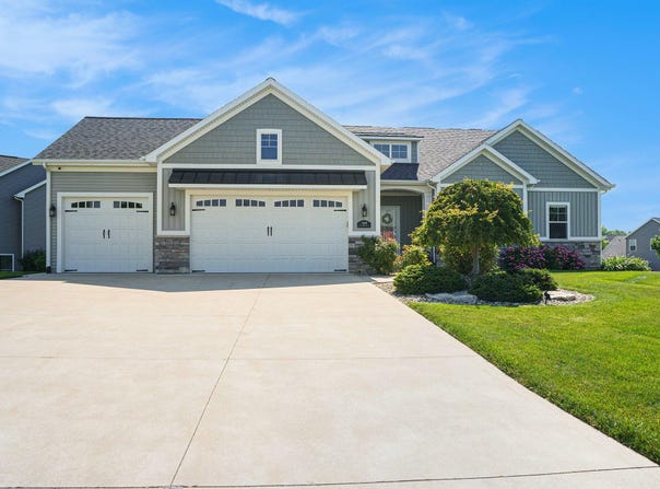 11438 Ivy Grove West Drive, Grand Rapids, MI 49534