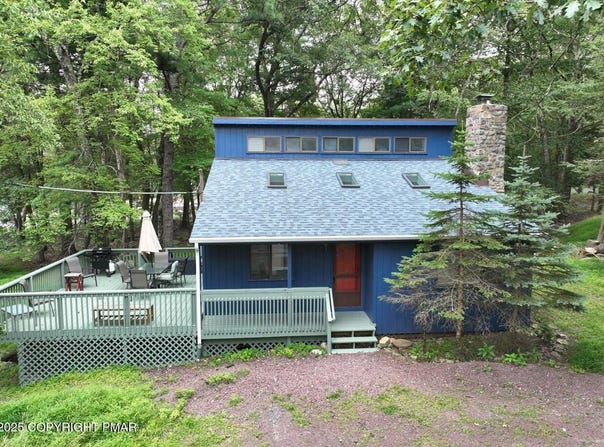 11 Maplewood Road, Lake Harmony, PA 18624