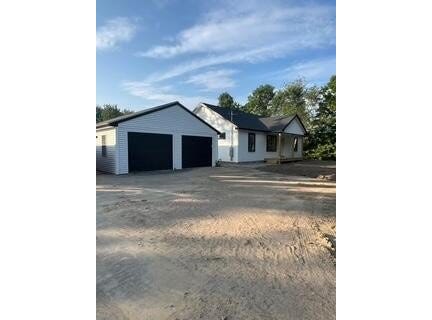 29 Sunnybrook Farm Road, Bridgton, ME 04009
