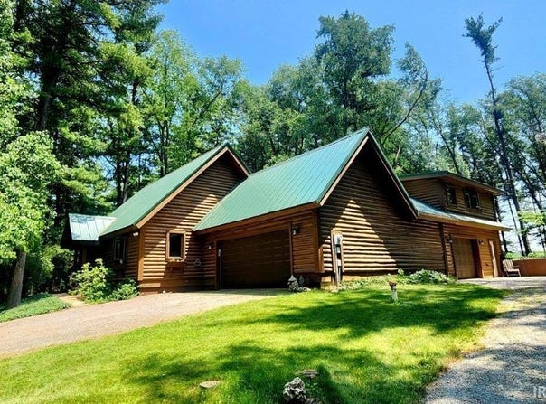 335 Lane 100 A Pine Canyon Lk, Angola, IN 46703