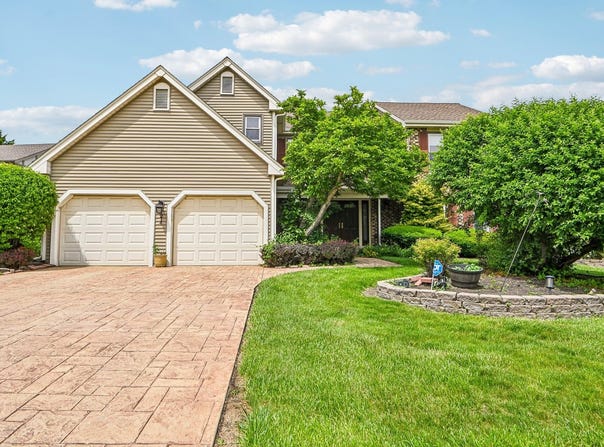 214 Carmelhead Lane, Schaumburg, IL 60193