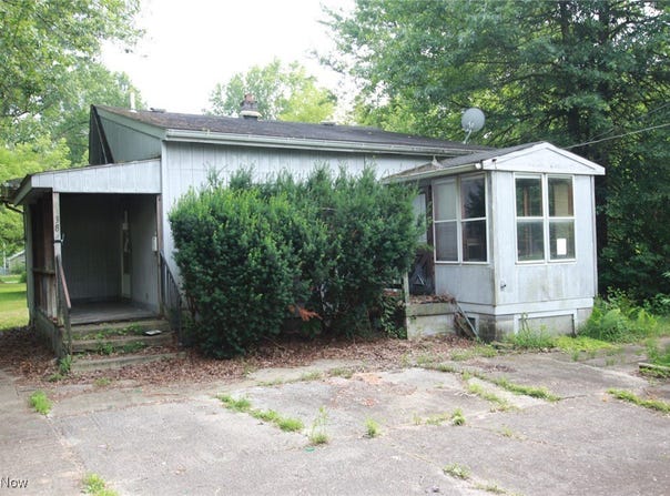 138 Maryland Street NE, Warren, OH 44483