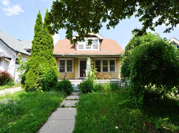 3830 N 18th St, Milwaukee, WI 53206