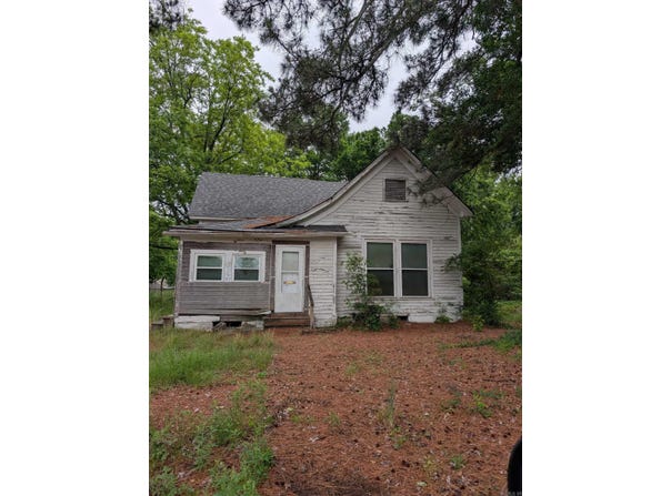 1500 W 17th Avenue, Pine Bluff, AR 71603