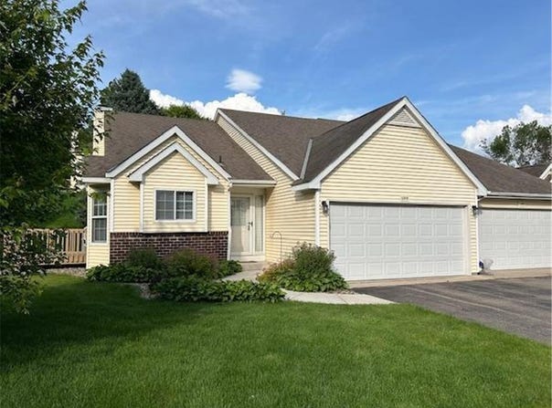 12818 Eastview Curve, Apple Valley, MN 55124