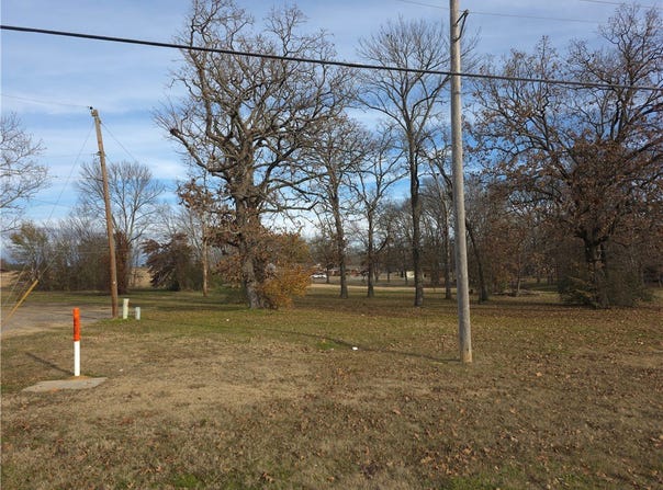 W Main, Charleston, AR 72933