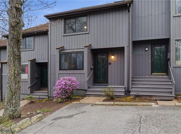 7 Wake Robin Road, Lincoln, RI 02865