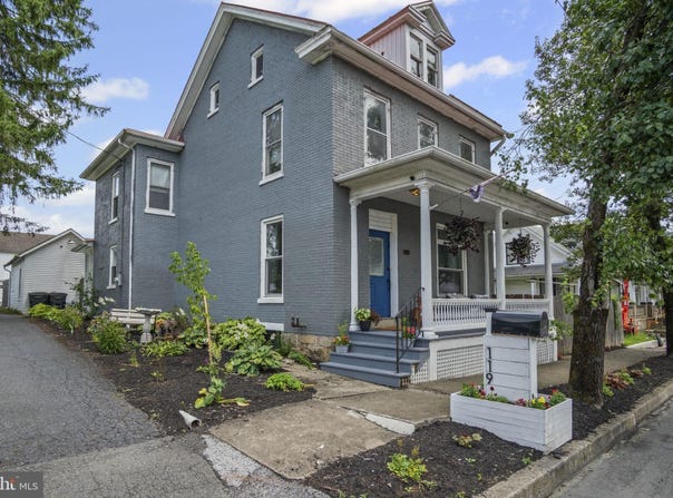 119 S CARLISLE STREET, NEW BLOOMFIELD, PA 17068