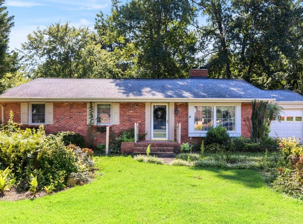 707 W Morris Circle, Dunn, NC 28334