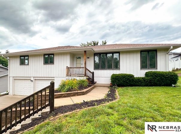11516 Roanoke Boulevard, Omaha, NE 68134