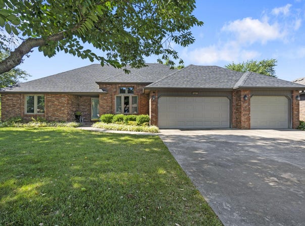 3730 W Birchwood Court, Springfield, MO 65807